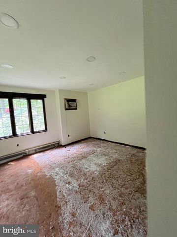 93 JACOBS CREEK RD, Ewing, NJ 08628