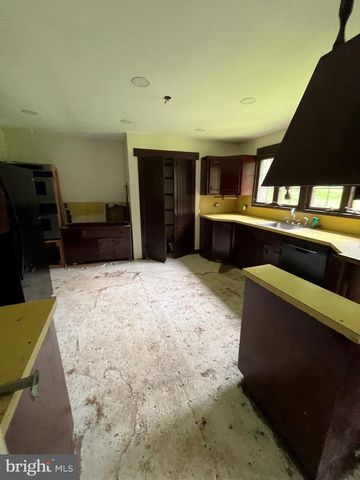 93 JACOBS CREEK RD, Ewing, NJ 08628