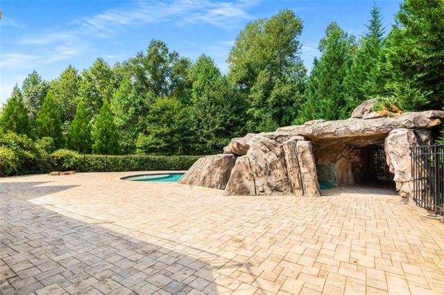 2340 Thisel Down Drive, Statham, GA 30666