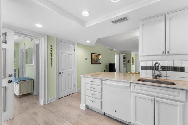 948 VIRGINIA STREET 101, Dunedin, FL 34698