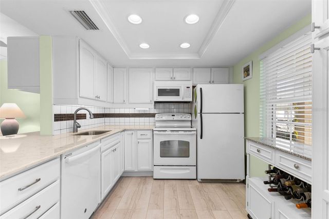 948 VIRGINIA STREET 101, Dunedin, FL 34698