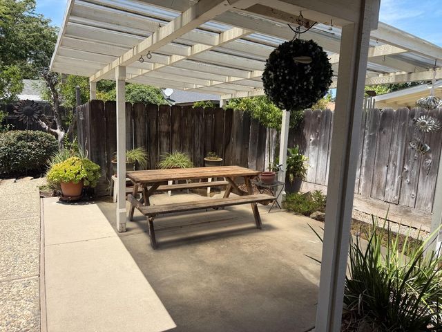 3705 Kona Oak Drive, Modesto, CA 95355