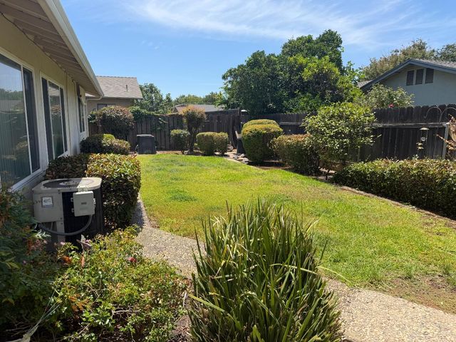 3705 Kona Oak Drive, Modesto, CA 95355