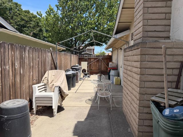 3705 Kona Oak Drive, Modesto, CA 95355