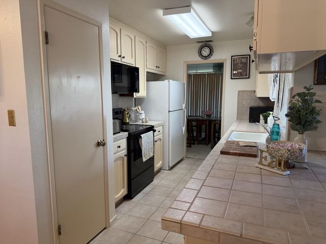 3705 Kona Oak Drive, Modesto, CA 95355