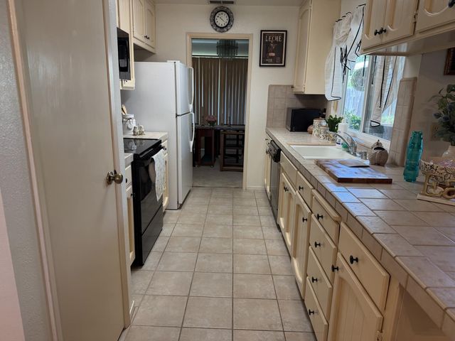 3705 Kona Oak Drive, Modesto, CA 95355