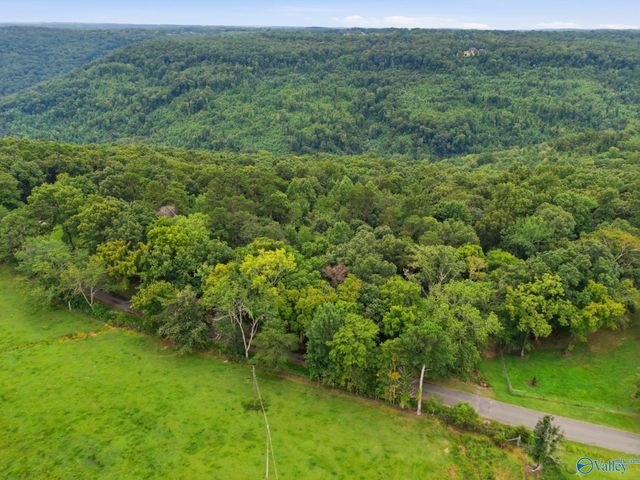 556 Edwards Circle, Laceys Spring, AL 35754