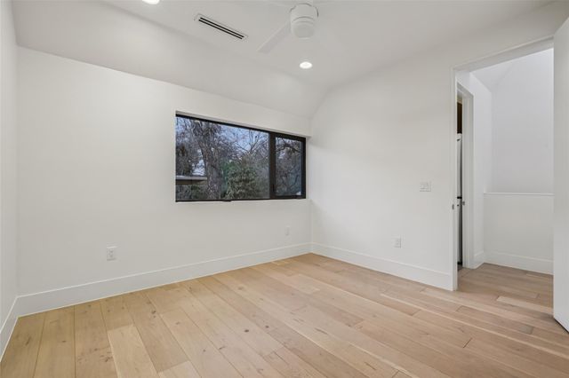 1114 Mariposa DR B, Austin, TX 78704