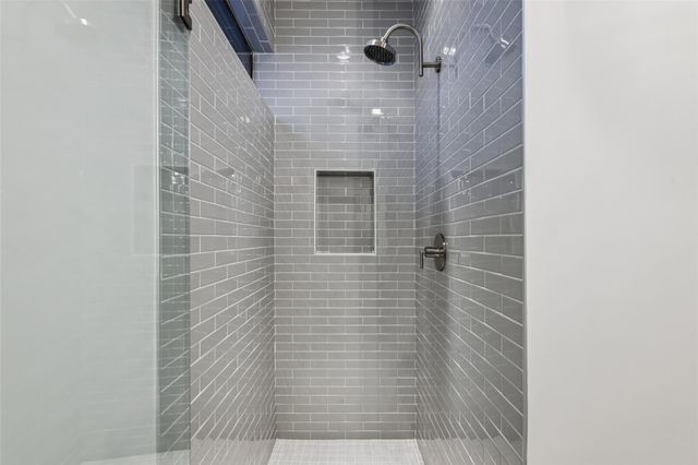 1114 Mariposa DR B, Austin, TX 78704