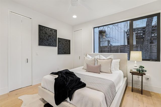 1114 Mariposa DR B, Austin, TX 78704