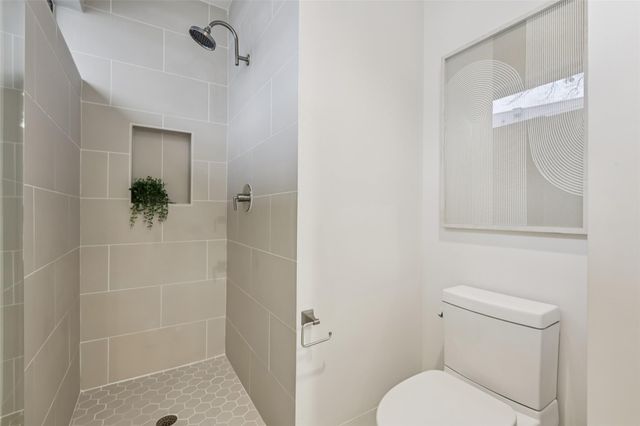 1114 Mariposa DR B, Austin, TX 78704