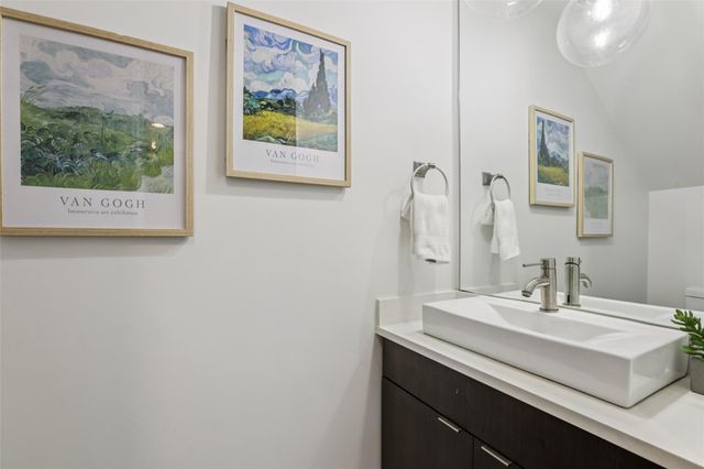 1114 Mariposa DR B, Austin, TX 78704