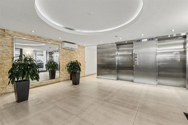 465 Ocean Dr 604, Miami Beach, FL 33139