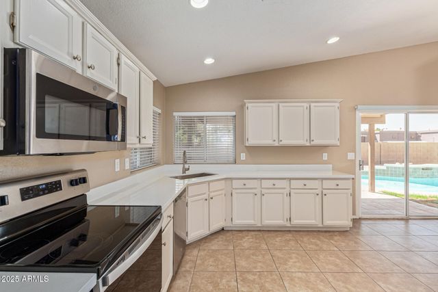 10820 N 57TH Drive, Glendale, AZ 85304