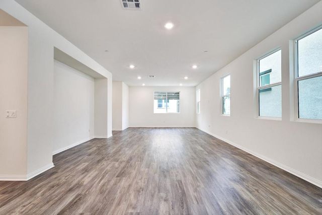 729 Daniel Freeman Circle, Inglewood, CA 90301