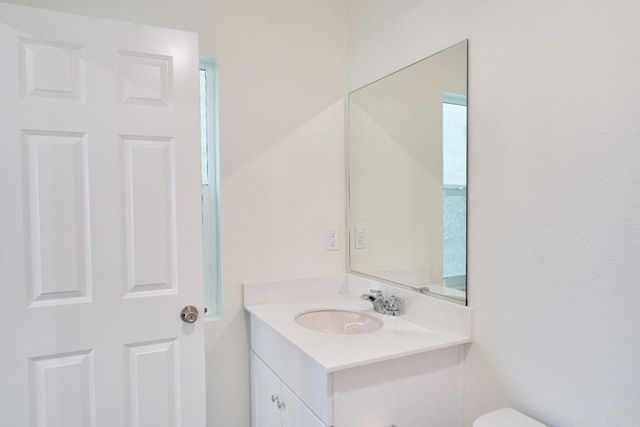 729 Daniel Freeman Circle, Inglewood, CA 90301