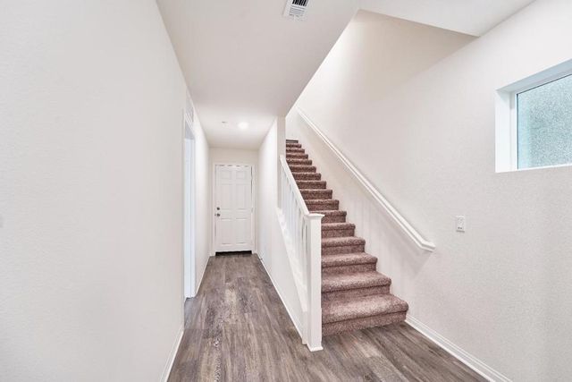 729 Daniel Freeman Circle, Inglewood, CA 90301