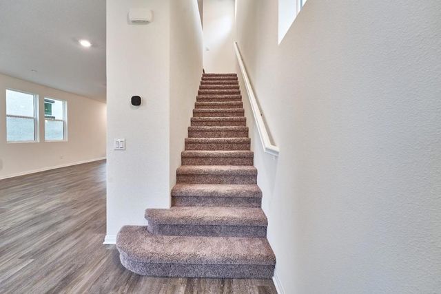 729 Daniel Freeman Circle, Inglewood, CA 90301