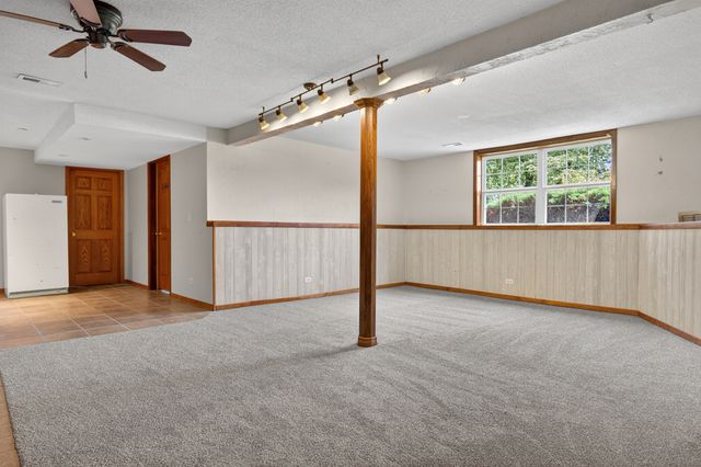 513 Pembroke Road SW, Poplar Grove, IL 61065