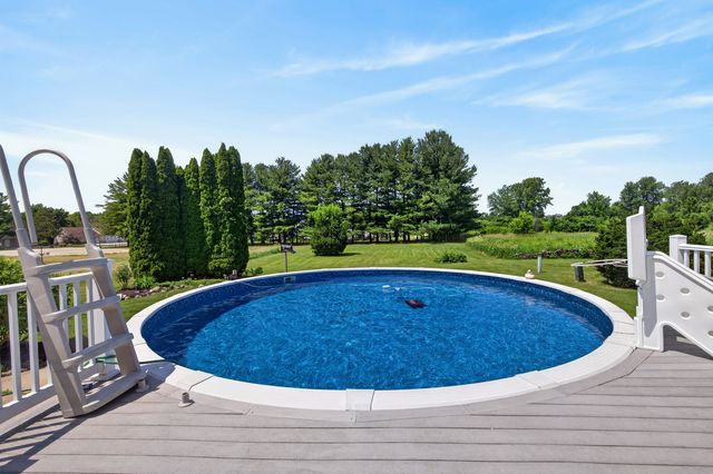 513 Pembroke Road SW, Poplar Grove, IL 61065
