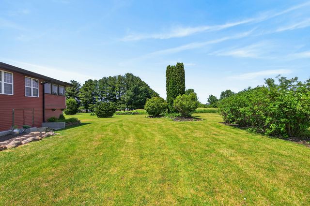 513 Pembroke Road SW, Poplar Grove, IL 61065
