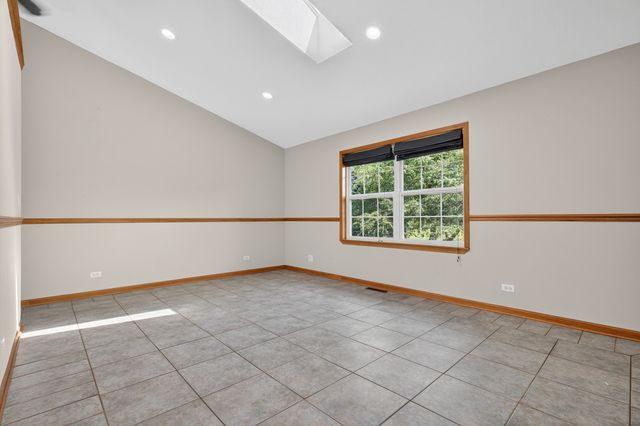 513 Pembroke Road SW, Poplar Grove, IL 61065