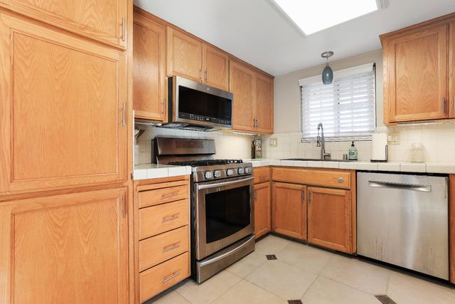 2312 Burton Way, Lodi, CA 95242