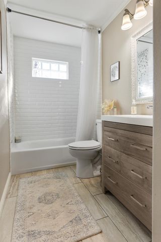 2312 Burton Way, Lodi, CA 95242