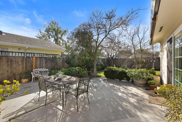 2312 Burton Way, Lodi, CA 95242