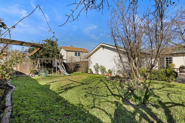 2312 Burton Way, Lodi, CA 95242