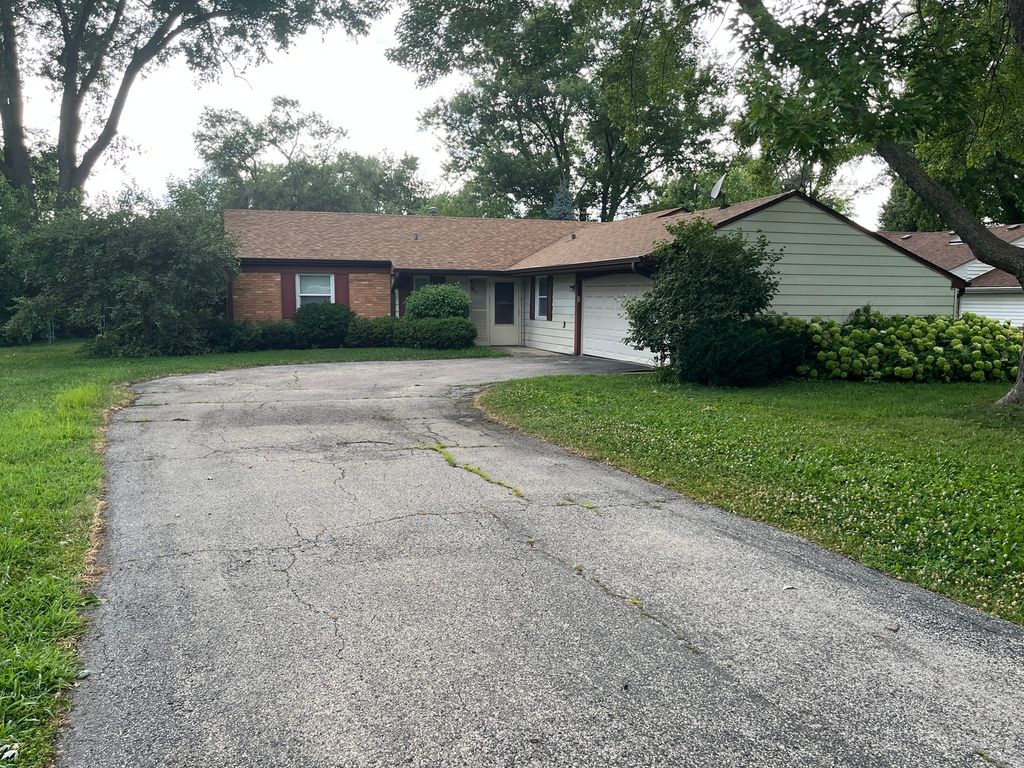 149 Mellbrook Road, Bolingbrook, IL 60440