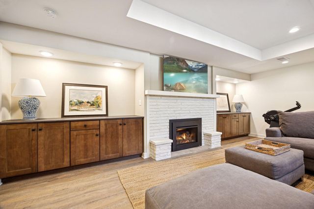 932 9th Avenue SW, Rochester, MN 55902