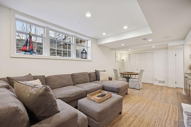 932 9th Avenue SW, Rochester, MN 55902