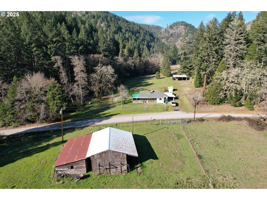 1936 BILGER CREEK Rd, Myrtle Creek, OR 97457