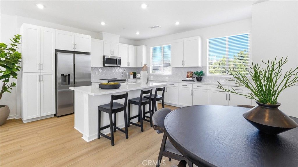 Image 11 of property listing at 1975 Avenida Del Sol, Placentia, CA 92870