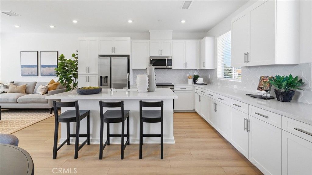 Image 12 of property listing at 1975 Avenida Del Sol, Placentia, CA 92870