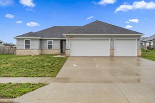 941 South Genevieve Avenue, Republic, MO 65738