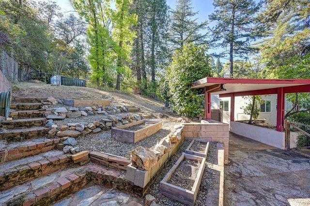 1128 Locust Ave, Placerville, CA 95667