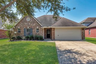 2239 Waxwing Drive, League City, TX 77573