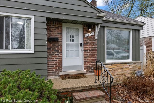 4307 Cooper Avenue, Royal Oak, MI 48073