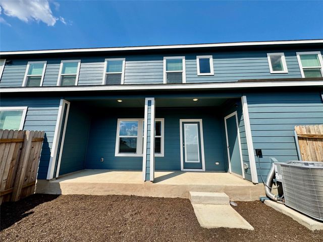 104 Cinnabar LN 2, Kyle, TX 78640