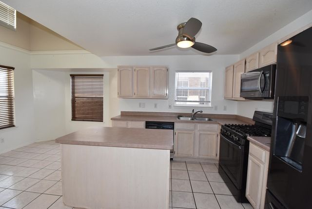 10893 Alfredo Vasquez Drive, El Paso, TX 79934