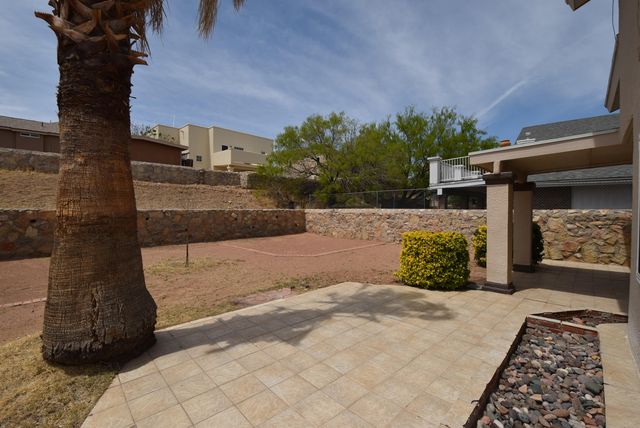 10893 Alfredo Vasquez Drive, El Paso, TX 79934