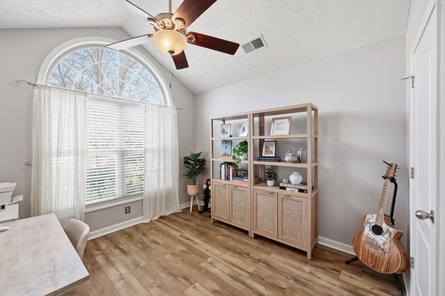 160 Old Woolen Mill Lane, Lexington, KY 40511