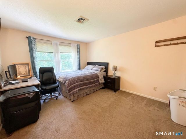 6 Concorde Way B4, Windsor Locks, CT 06096