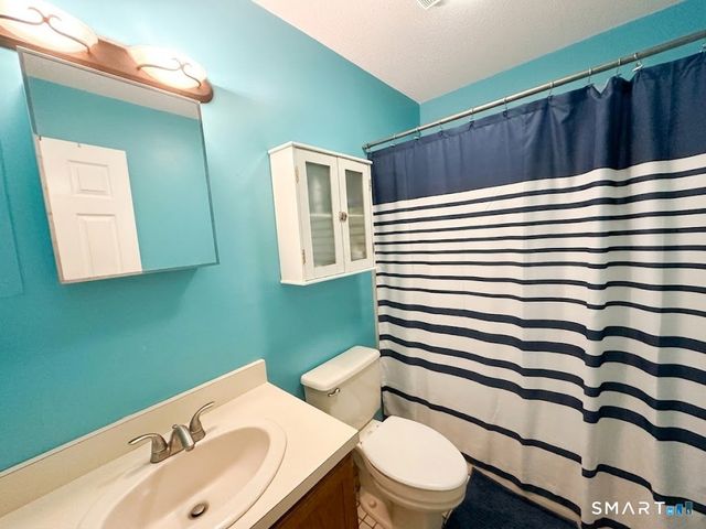 6 Concorde Way B4, Windsor Locks, CT 06096