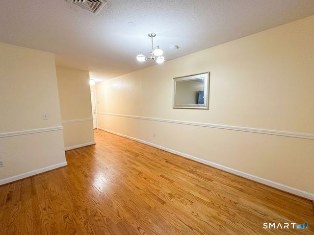 6 Concorde Way B4, Windsor Locks, CT 06096