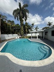 9934 SW 195th St, Cutler Bay, FL 33157