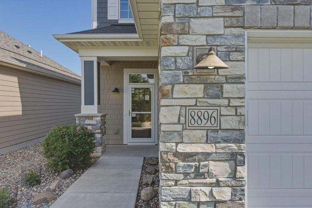 8896 Upper 9th Place N, Lake Elmo, MN 55042