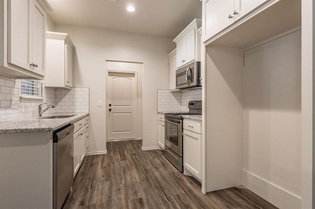 437 Chalk Hill Court, Edmond, OK 73003